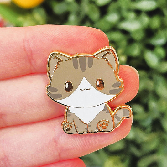 Delightful Grey And White Tabby Cat Pin – A Must-Have For Tabby Fans! [More Colors and Breeds Available in My Shop]