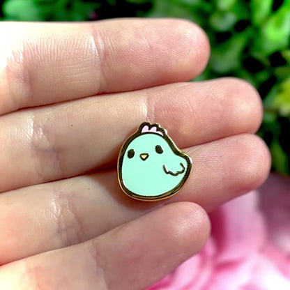 BLUE CHICKEN Stardew Valley game inspired hard enamel pin [cute and aesthetic farm hen]